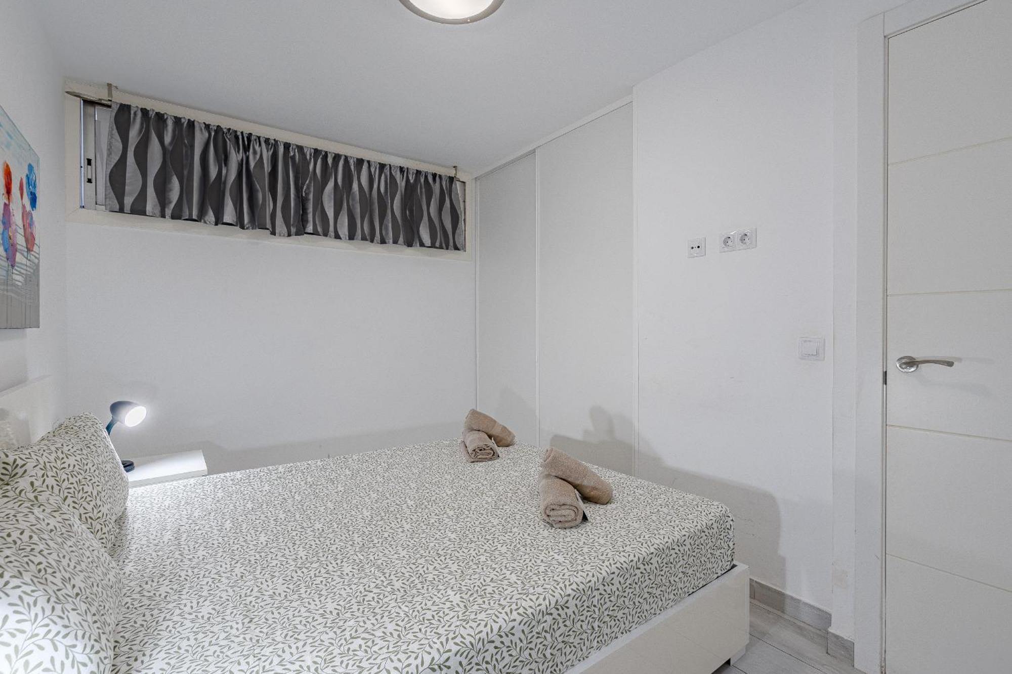 Un dormitorio en Playa de las Américas Costa Adeje  Exterior foto