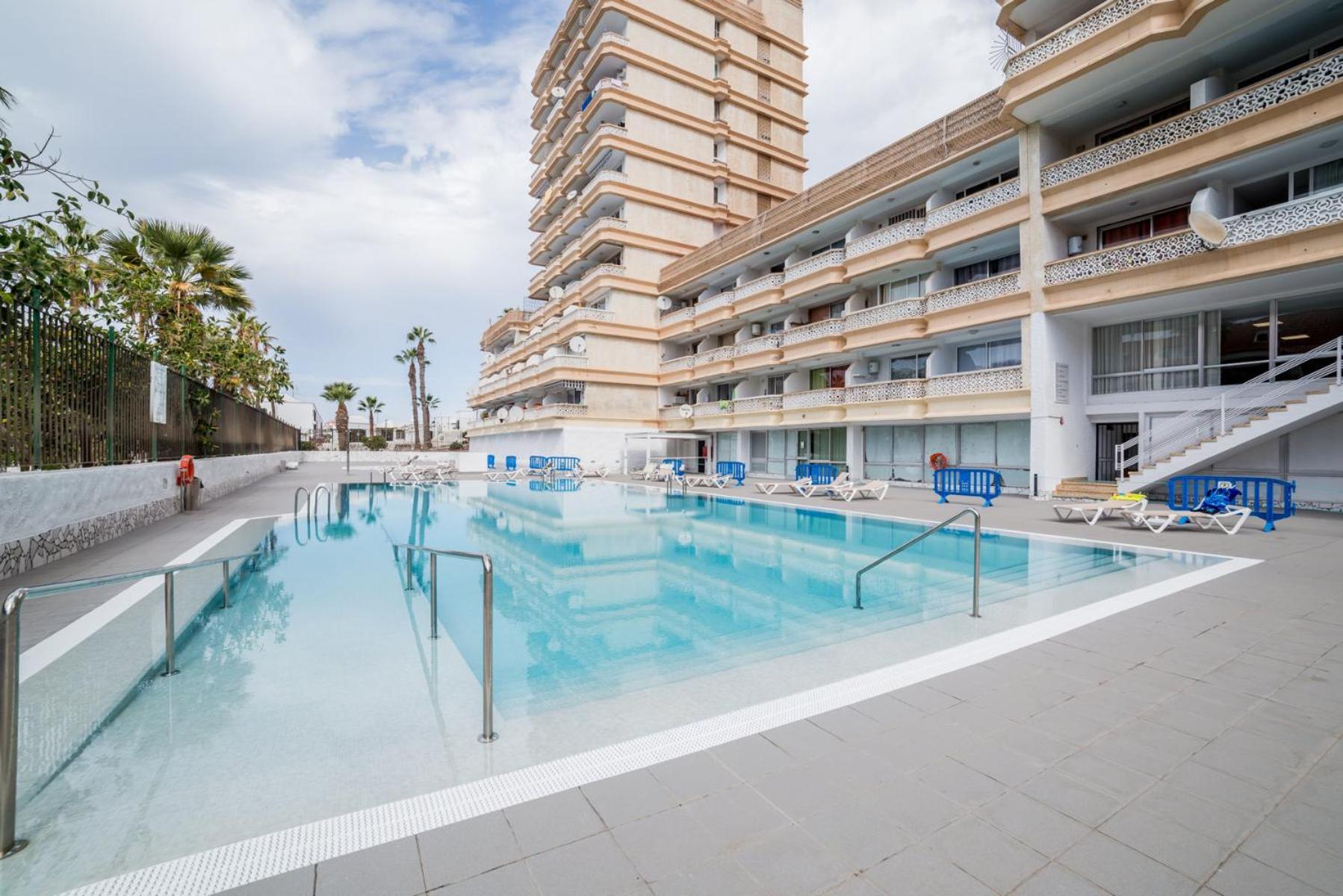 Un dormitorio en Playa de las Américas Costa Adeje  Exterior foto