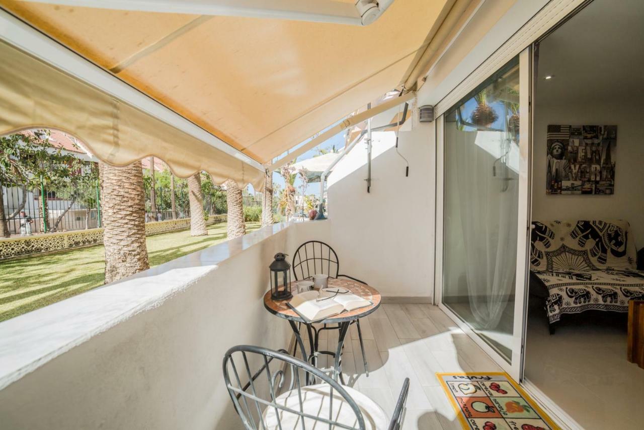 Un dormitorio en Playa de las Américas Costa Adeje  Exterior foto